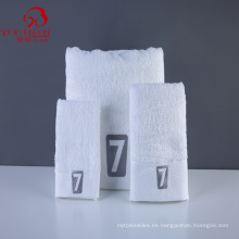 Buen absorbente de alta calidad Hotel de 5 estrellas 100% algodón blanco Jacquard Bath Toallel Set 550 GSM